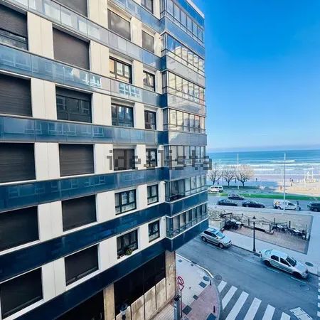 Alquiler de piso en Calle Premio Real - Photo 1