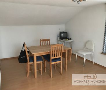 1-Zimmer-Mansarden-Einliegerwohnung in einem Reiheneckhaus - Ensemb... - Foto 6