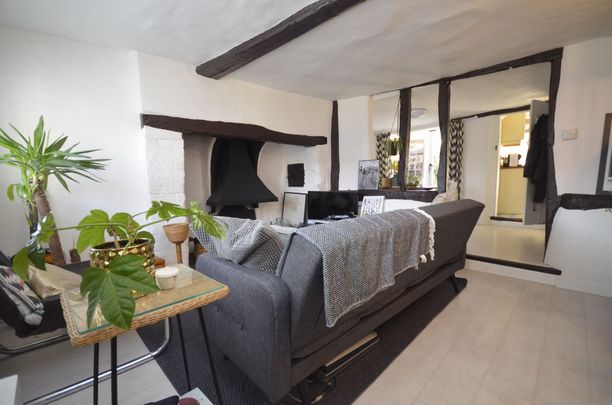 2 Bedroom Mid Terraced House To Rent - Photo 1