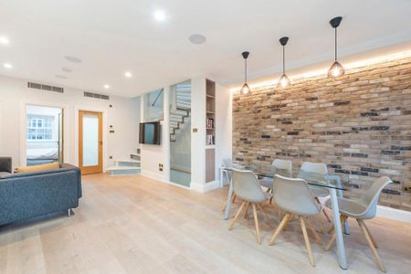 3 bedroom flat to rent - Photo 3