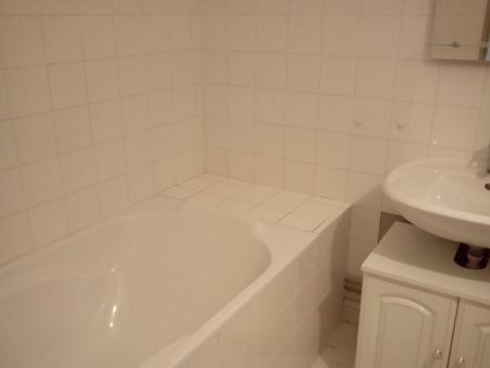 Location Appartement 2 pièces 60m² VICHY 03200 - Photo 4