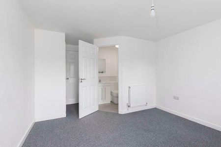 High Street, Cheltenham, GL50 - Photo 3