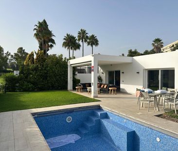 Alquiler de casa o chalet independiente en Guadalmina Baja - Photo 2