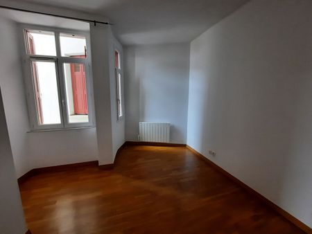 Location Appartement 4 pièces 102m² - Photo 5