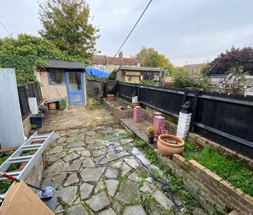 3 bedroom terraced house to rent - Photo 2
