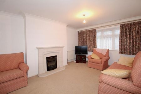 3 Bedroom House - Semi-Detached To Let - Photo 2