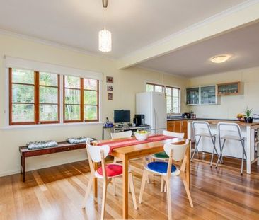 CHARMING FAMILY HOME IN GRACEVILLE - Photo 3