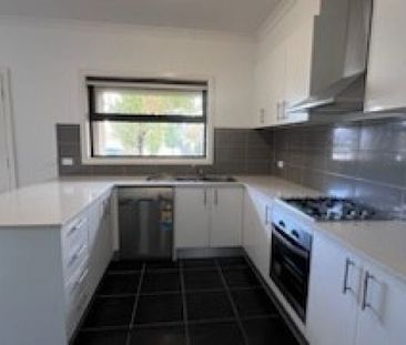 Modern Luxury Living - Photo 6