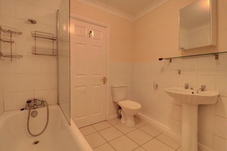 2 bedroom flat to rent, - Photo 2