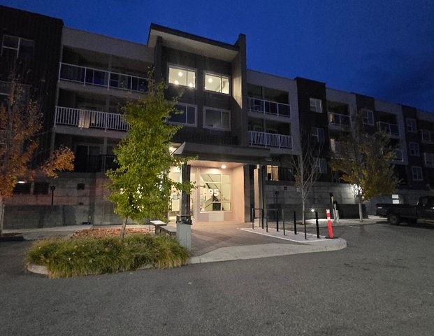 UBCO U6 2 bd 2 bath Partially furnished - Photo 1