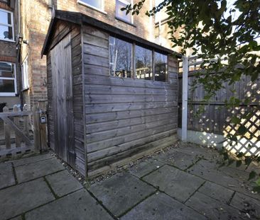 2 bedroom terraced house to rent - Photo 2