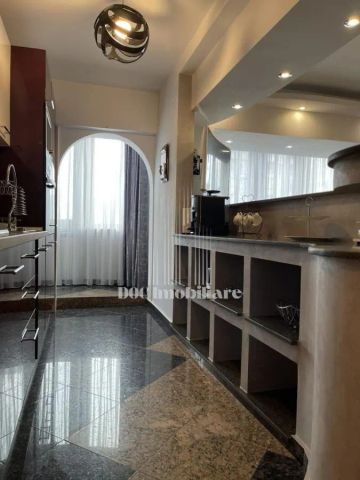 Inchiriere 2 camere|Decebal-parcare in fata - Photo 2