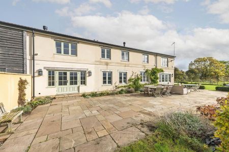 5 bedroom detached house to rent - Photo 3