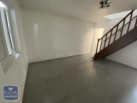 Location Maison 5 pièces 83m² LE PORT 97420 - Photo 5