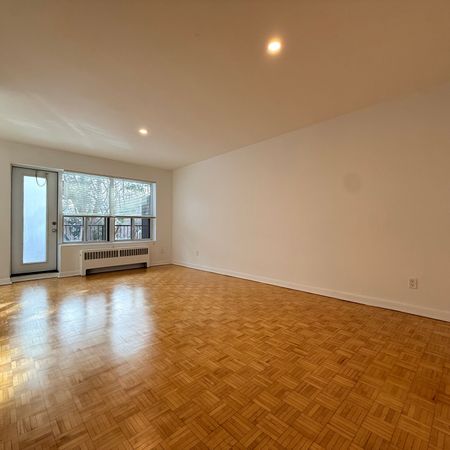 For Lease - 28 Upper Canada Drive Unit# 208, Toronto, Ontario - Photo 2