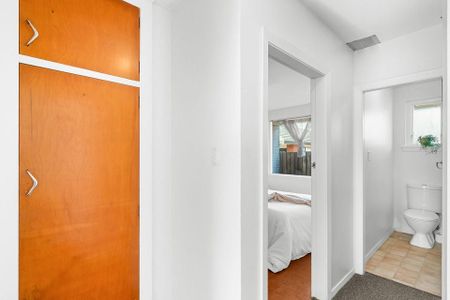 Sunny Two-Bedroom in Riccarton - Photo 4
