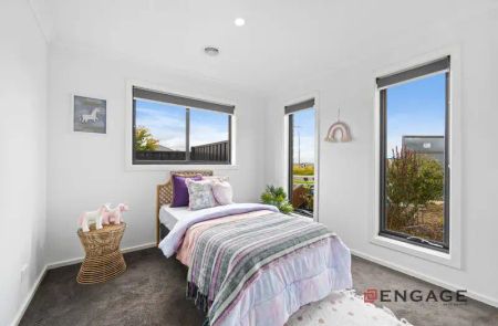 “FAMILY HOME FOR RENT” - Photo 4