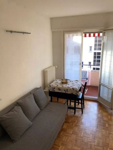 Studio fonctionnel proche de toutes commodités - Photo 5