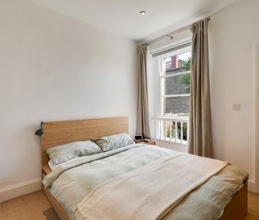 1 Bed Flat - Photo 4