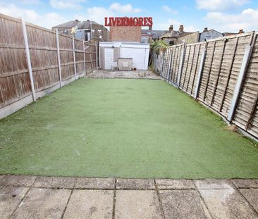 3 bedroom End Terraced to let - Photo 4