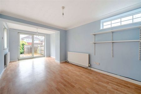 Five-bedroom detached home with garage. - *Please note - Rolling break clause after 6 months* - Photo 2