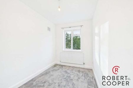 East Towers, Pinner, HA5 - Photo 4