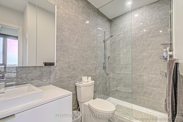 For Lease - 7 Smith Crescent Unit# Ph 810, Toronto, Ontario - Photo 1
