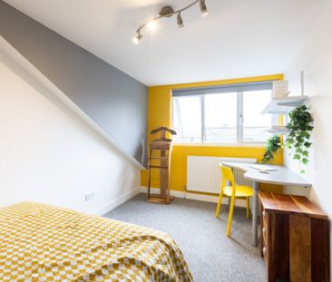 Norwood Grove,, Hyde Park, Leeds - Photo 5