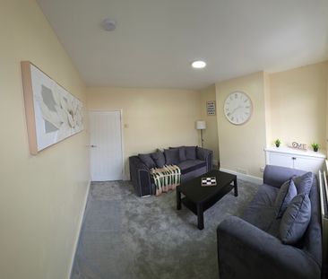 2 Bed Terraced House, Vernon Road, LE2 - Photo 1