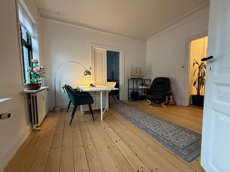 God lys 1. sal lejlighed nær centrum. - Foto 5