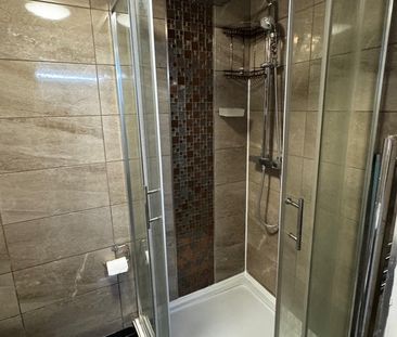 1 Bed Detached House, Ilford, IG2 - Photo 3