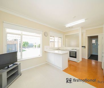 Renovated & Spacious Three-Bedroom Home in Prime Burwood Location - Photo 5