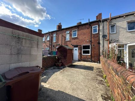 35 Ambler Street, Castleford, West Yorkshire, WF10 4EB - Photo 5