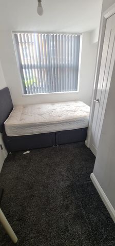 5 Bedroom House to Rent - Photo 3