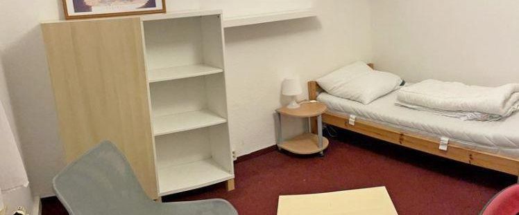 (EF0281_Y) Erfurt: Löbervorstadt, möbliertes Zimmer in schöner Wohnlage mit eigenem Bad, an Wochenendheimfahrer - Foto 1