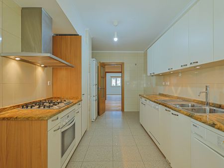 Moderno Apartamento T3 para Arrendar no Estoril (Sem Móveis) - Photo 3