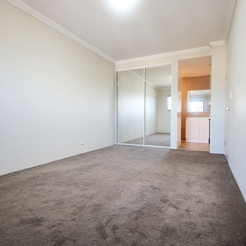 14/237-239 Canterbury Road - Photo 1