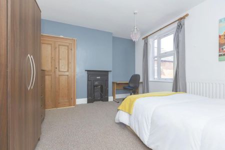5 bedroom terraced house to rent - Photo 4