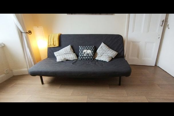 1 Bed Flat, Buchanan Street, EH6 - Photo 1