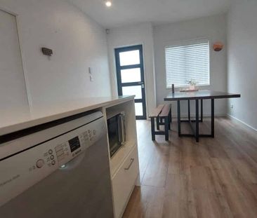 Tamora Lane Living - Photo 2