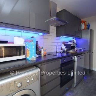 4 Bedroom Student Lets Leeds - Photo 1