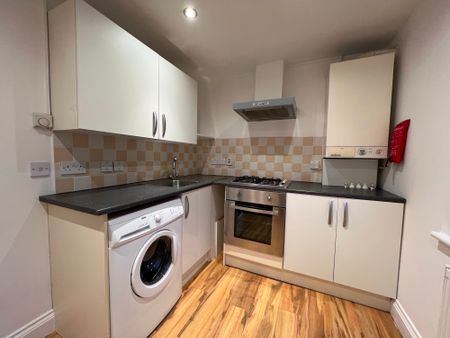 Third Floor Middle (5), Room 5, 6D Marylands Road , London W9 2DZ - Photo 2