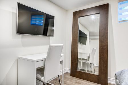 For Lease - 7 Goddard Street Unit# Bsmt B, Toronto, Ontario - Photo 2