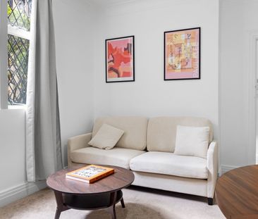 Kensington Church Street, Kensington, London, W8 4EZ - Photo 4