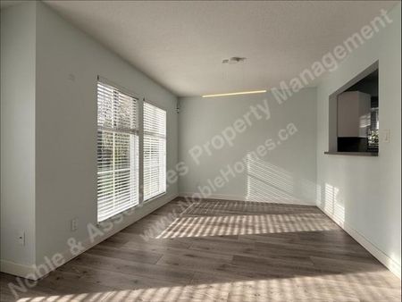 8XXX Venture Way 17 Surrey - Photo 3