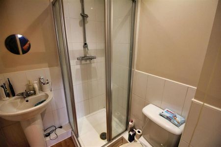 2 bedroom apartment to rent - Photo 5