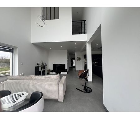 location Maison 5 pièces à Ste croix en plaine - REF 369-26-IB - Photo 3