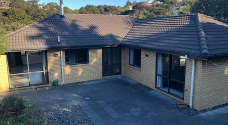 Lovely 4 bedroom, 2 bathroom, single level fam... - Photo 3