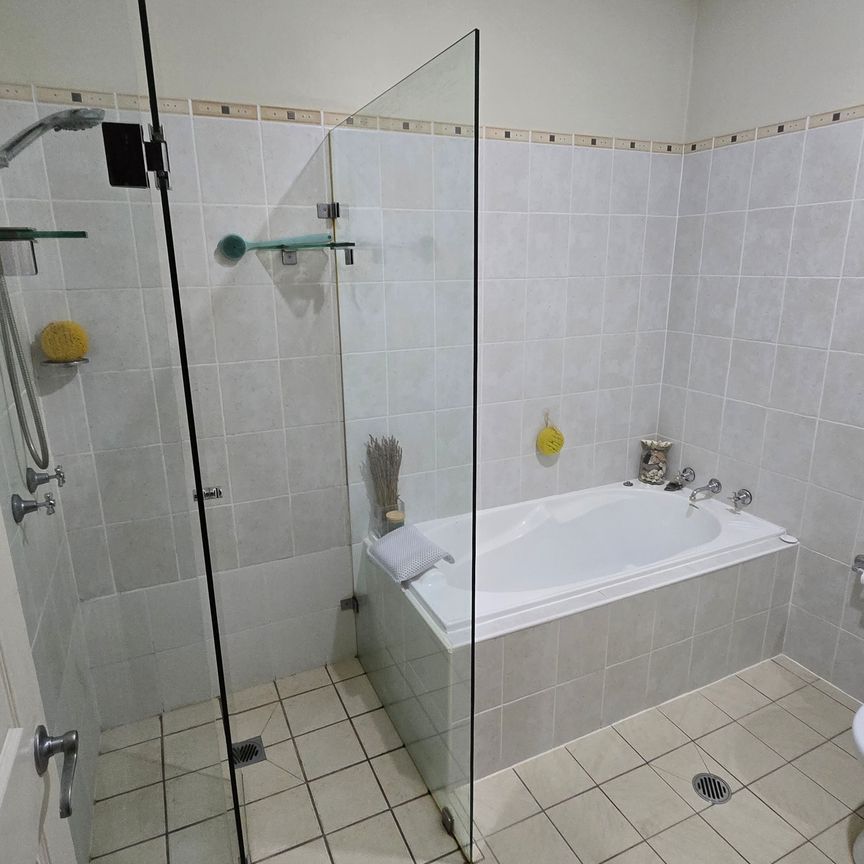Wentworthville - Photo 2