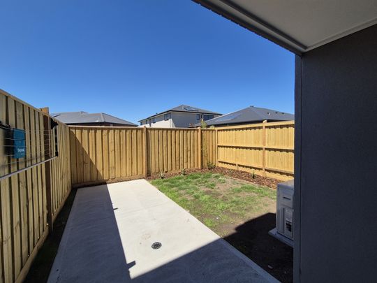 Beautiful, newly built townhouse - Photo 1